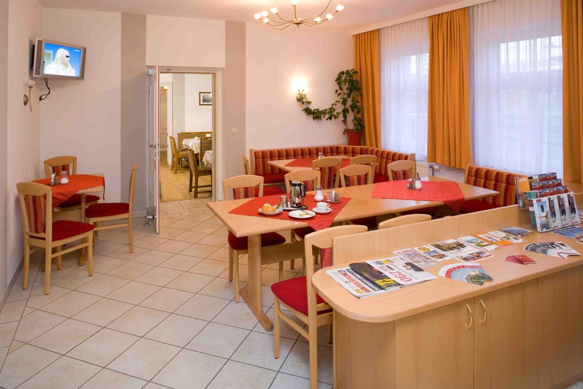 Pension Elisabeth Ζανκτ Πέλτεν Εξωτερικό φωτογραφία